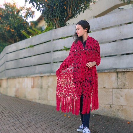 Poinsettia – Crochet Lace Fringed Shawl Pattern (PDF)