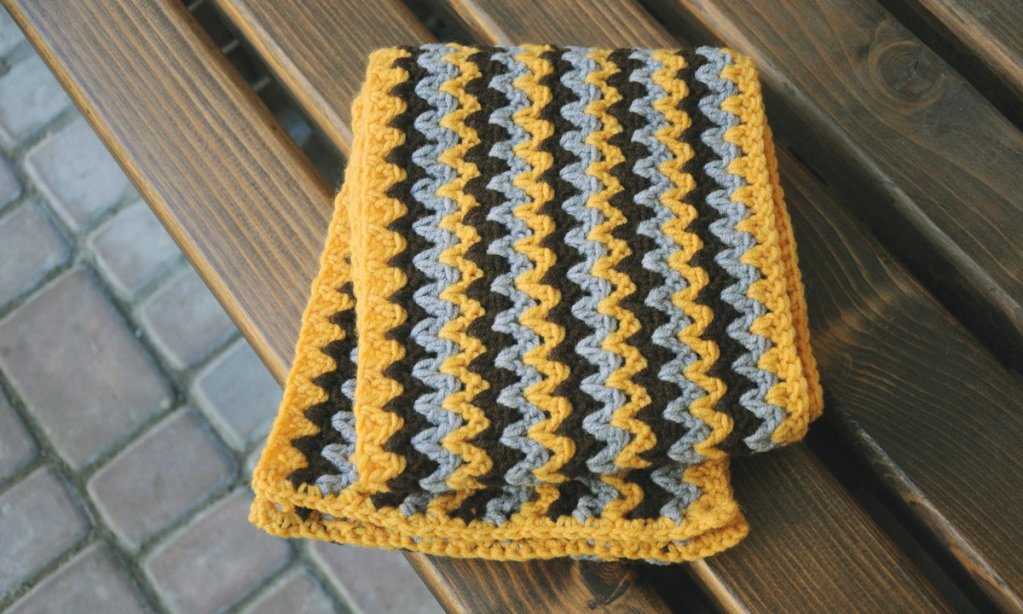 Free Crochet Pattern: Arthis Scarf in Chevron Stitch