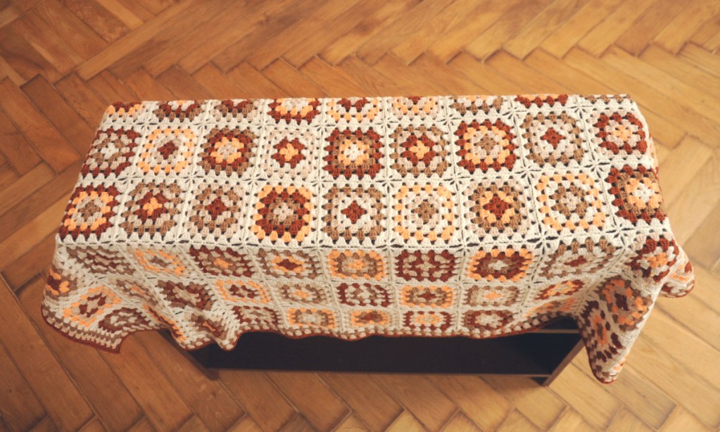 Free Crochet Pattern: Granny Square Baby Blanket